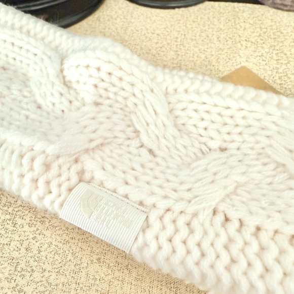 New The North Face Women’s Reversible Cable Knit Earband Headband - Picture 3 of 8